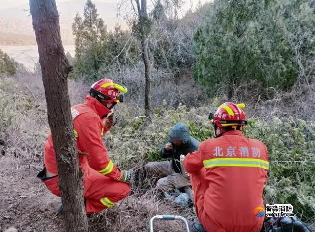 北京一男子酒后爬山，失聯(lián)一夜后獲救